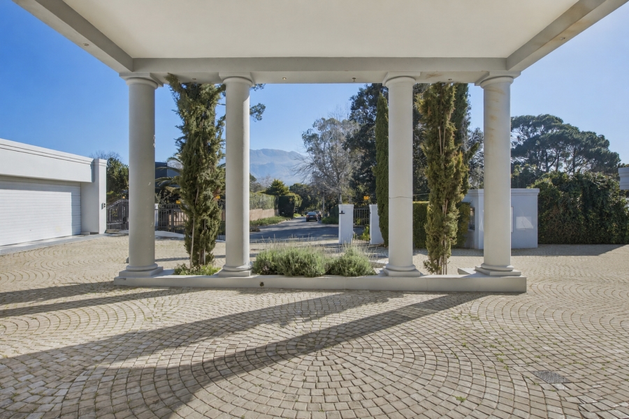 9 Bedroom Property for Sale in Constantia Western Cape